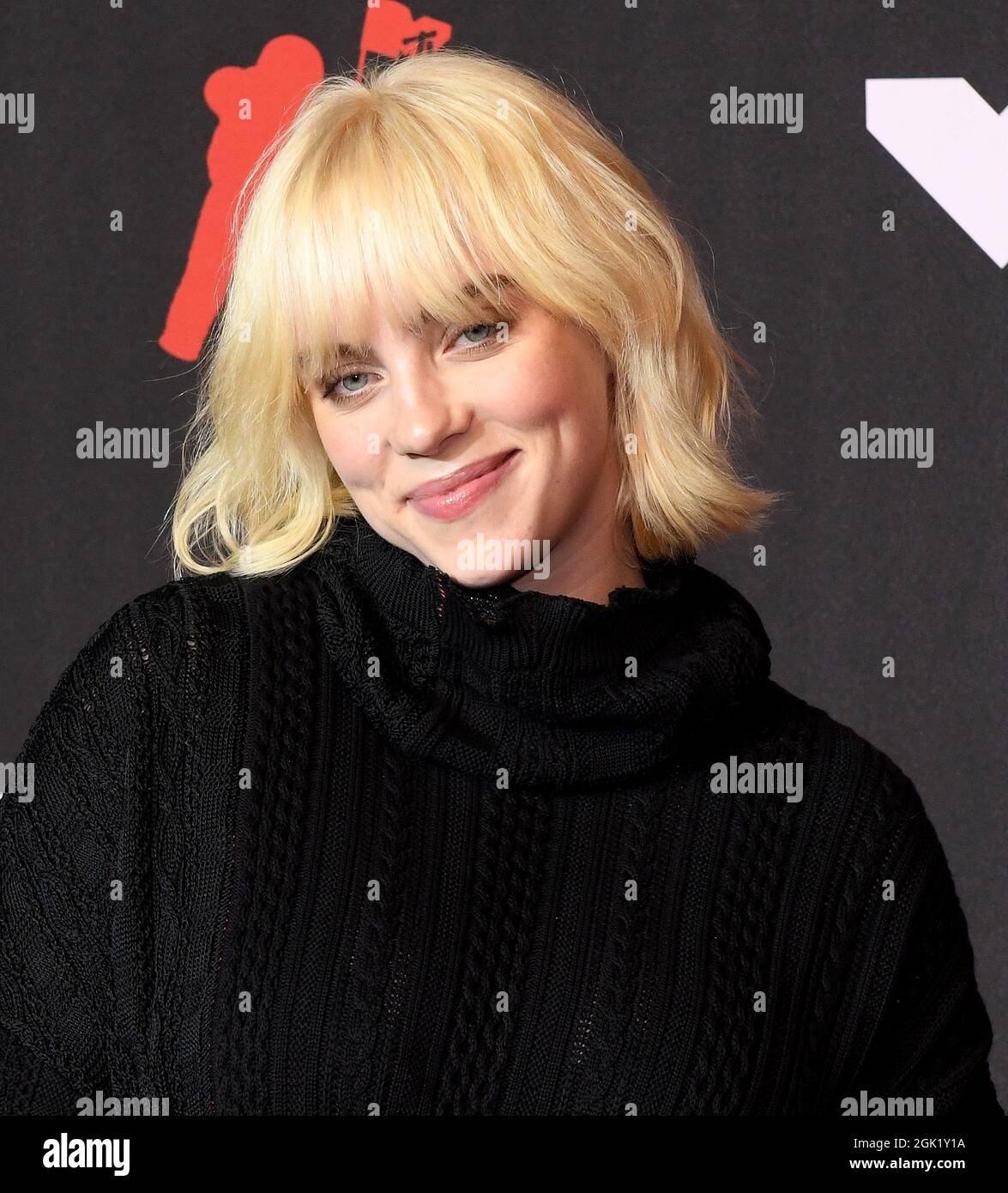 billie-eilish-2021-mtv-hi-res-stock-photography-and-images-alamy