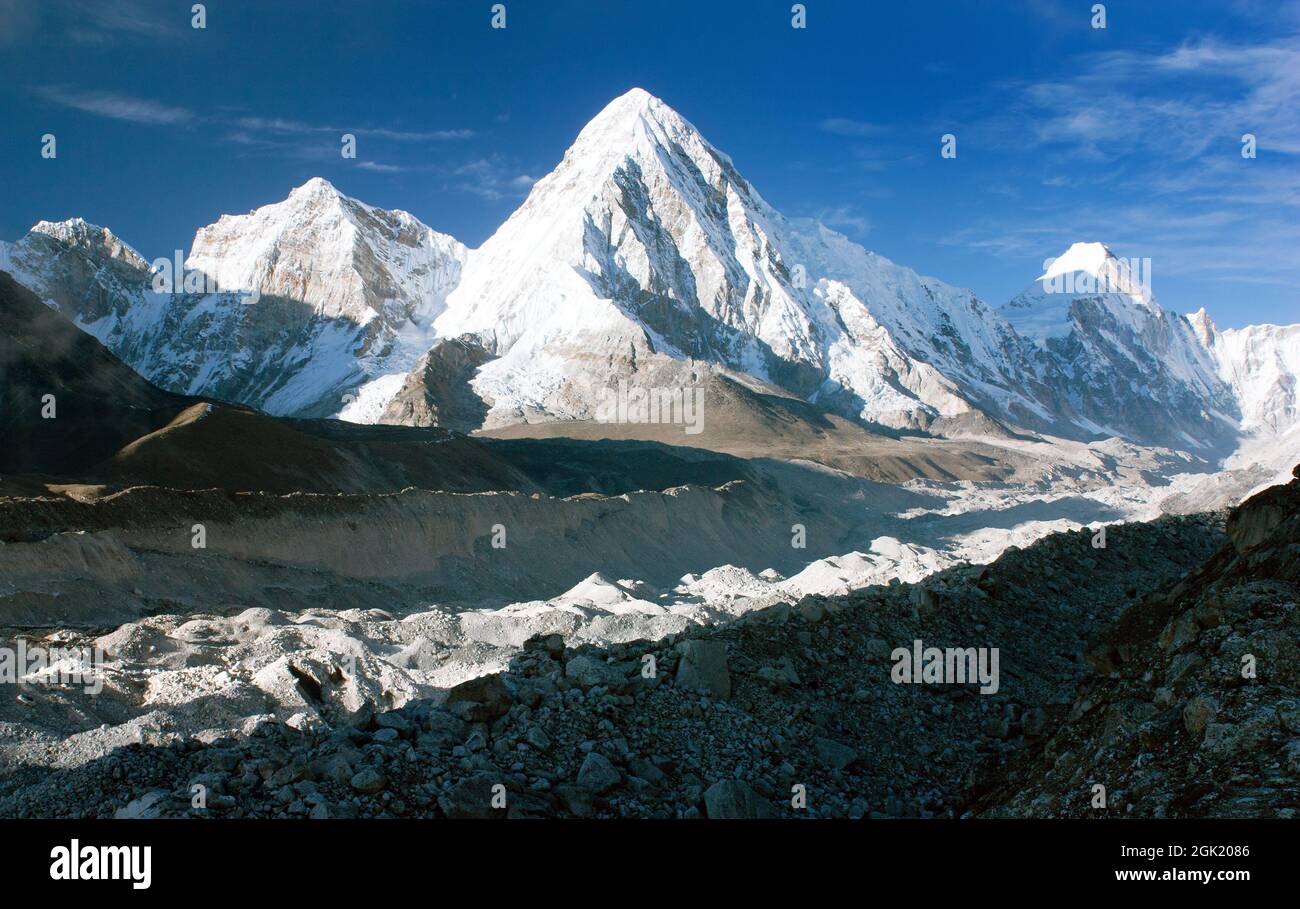 Khumbu valley pumo ri hi res stock photography and images Alamy Khumbu valley pumo ri hi res stock photography and images Alamy