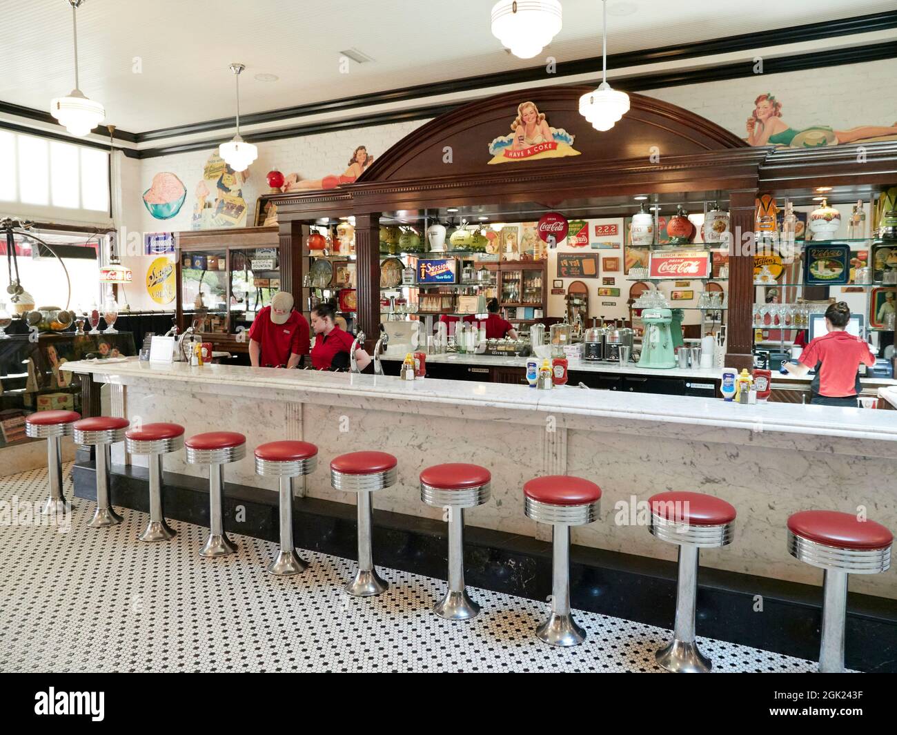 Old Fashioned Ice Cream Shops - America Soda Fountains