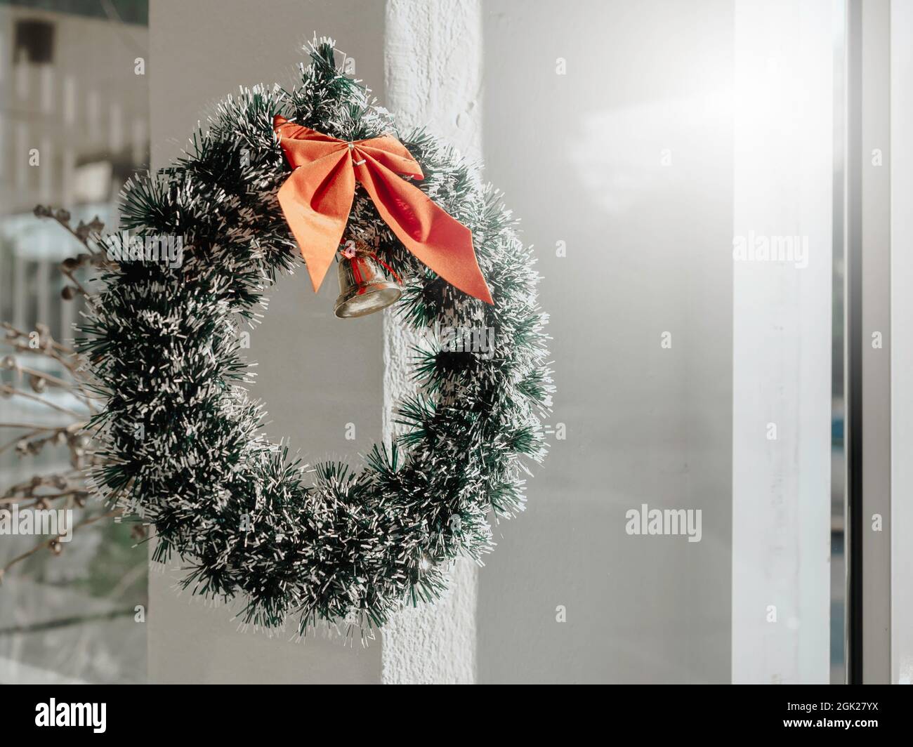 Weichert Christmas 2022 Red Bow Seasonal Shop Front High Resolution Stock Photography And Images -  Alamy