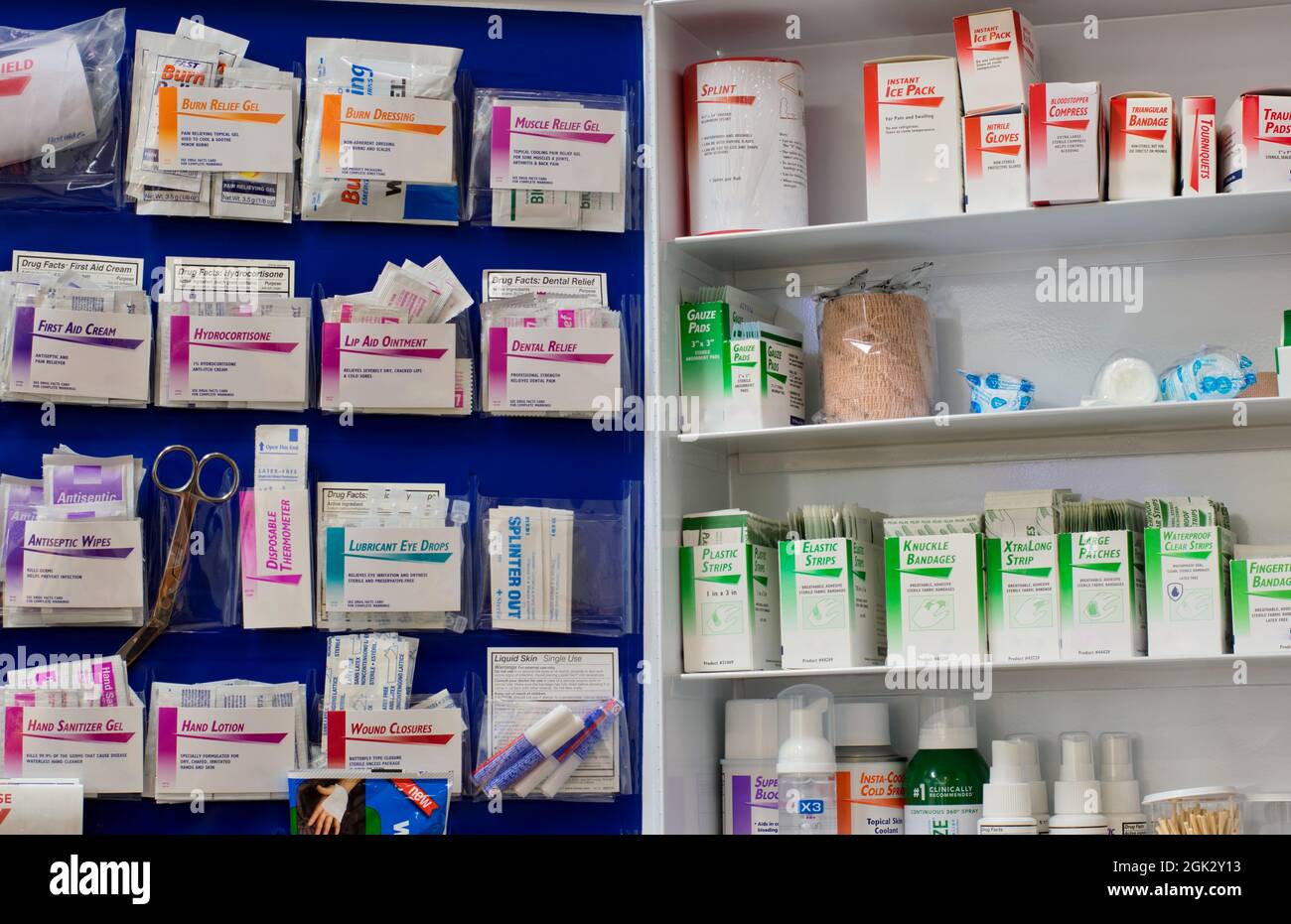 Emergency medical supplies hires stock photography and images Alamy