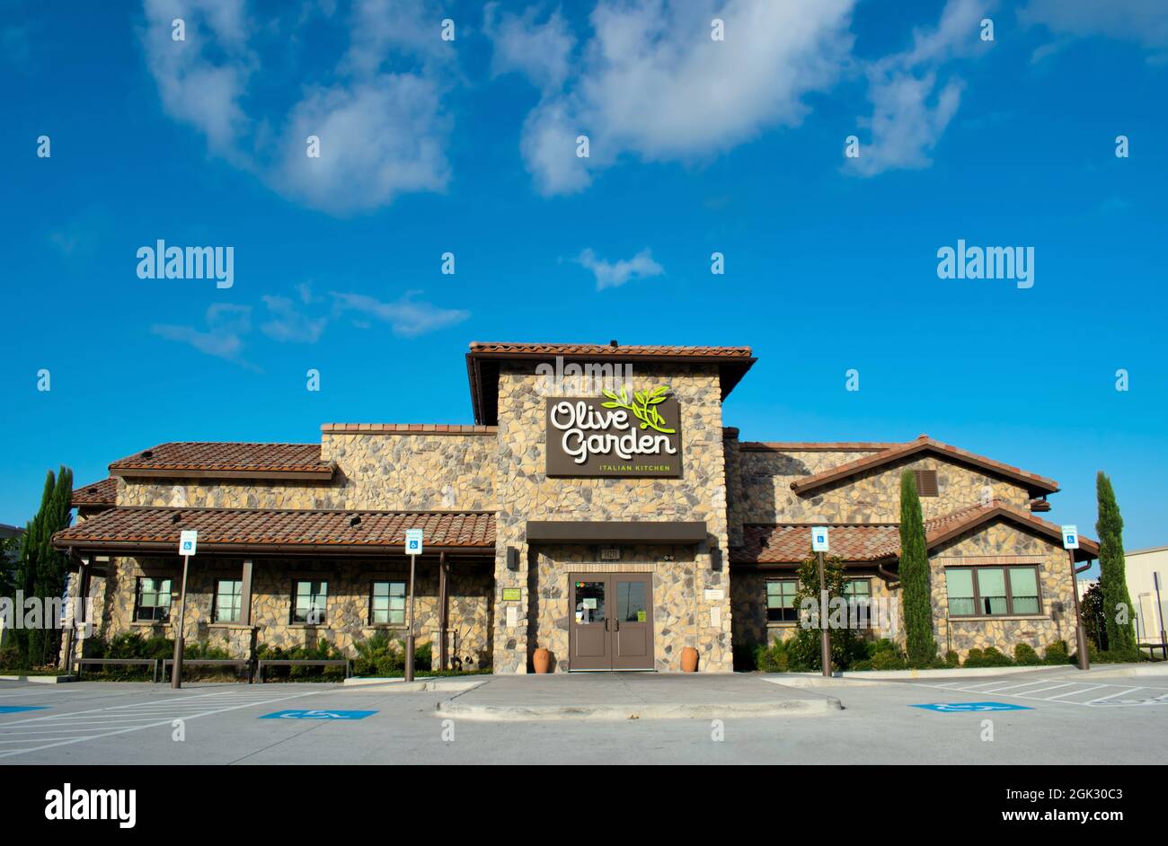 Humble, Texas USA 08-22-2019: Olive Garden restaurant exterior in Humble, TX. Stock Photo