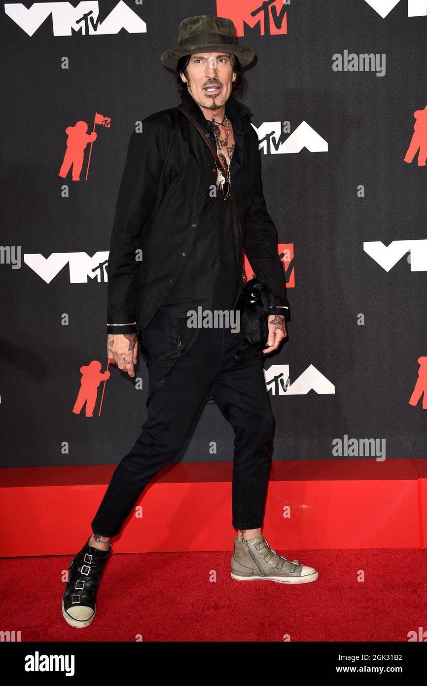Brooklyn, NY, USA. 12th Sep, 2021. Tommy Lee at arrivals for MTV Video  Music Awards (VMAs) 2021, Barclays Center, Brooklyn, NY September 12, 2021.  Credit: Kristin Callahan/Everett Collection/Alamy Live News Credit: Everett