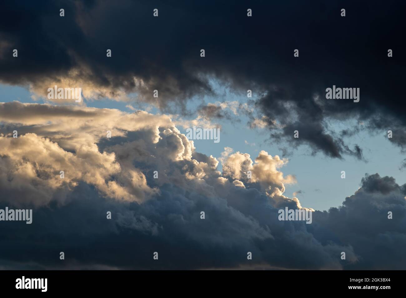 Dramatic sky scenery sun setting hi-res stock photography and images ...