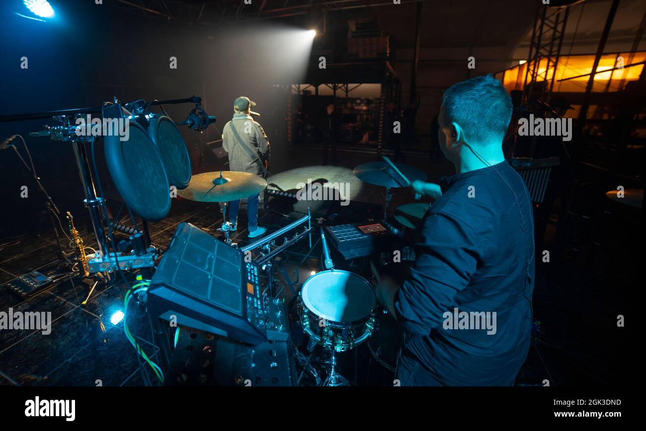 drums on stage before a music concert Stock Photo - Alamy