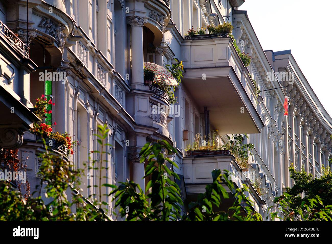 Berlin, Germany. 08th Sep, 2021. Flowers bloom on balconies on the