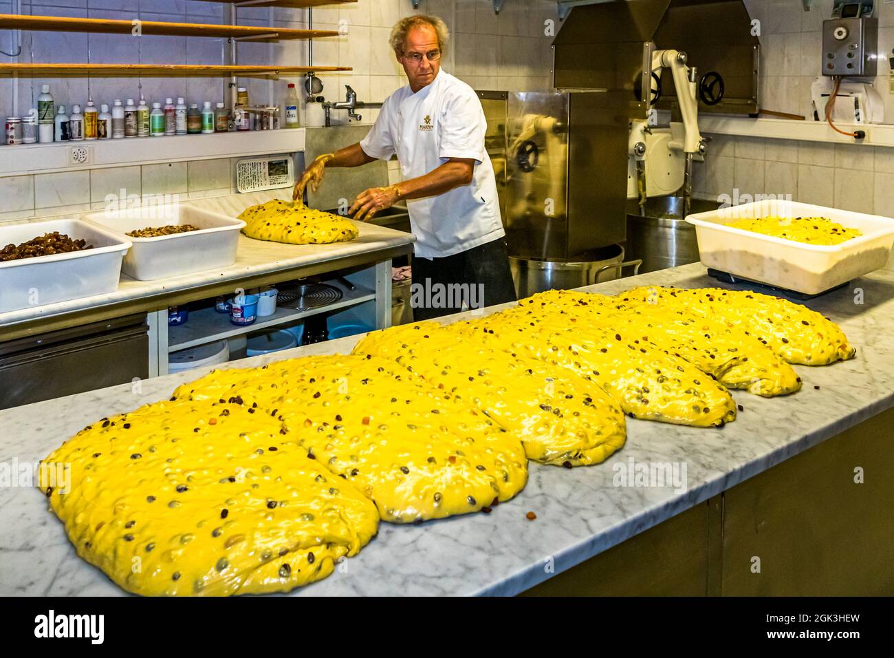 Panettone Prduction in the Pasticceria Marnin in Locarno, Switzerland. Circolo di Locarno, Switzerland Stock Photo