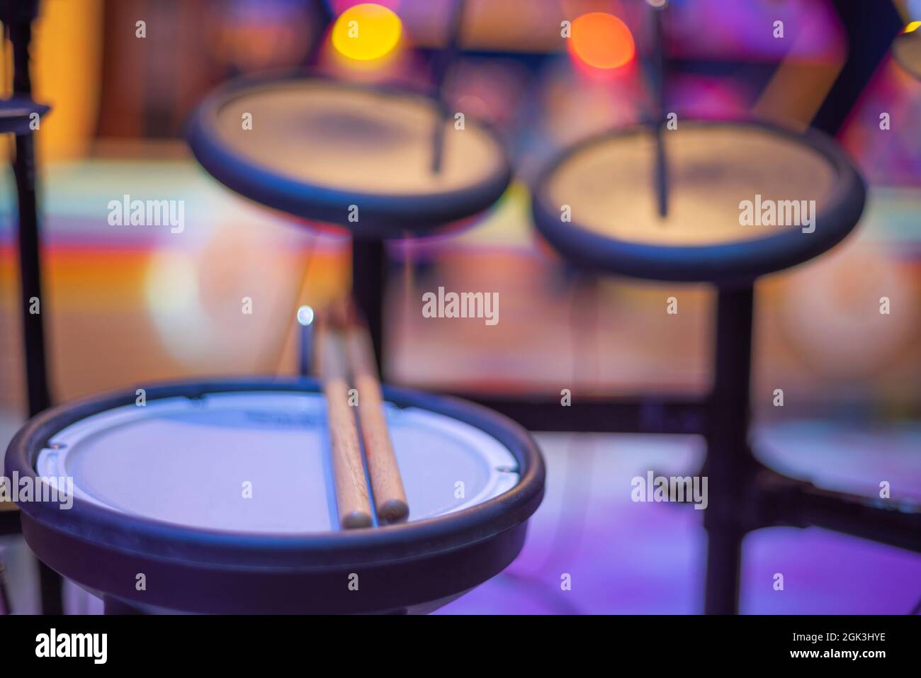 drums on stage before a music concert Stock Photo - Alamy