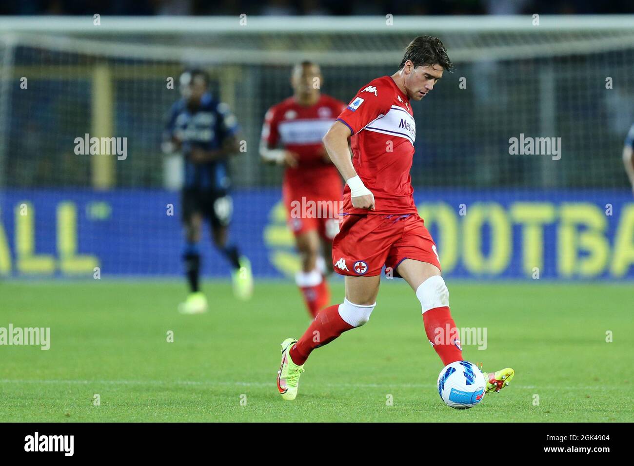 the player of acf fiorentina dusan vlahovic in contrast the player