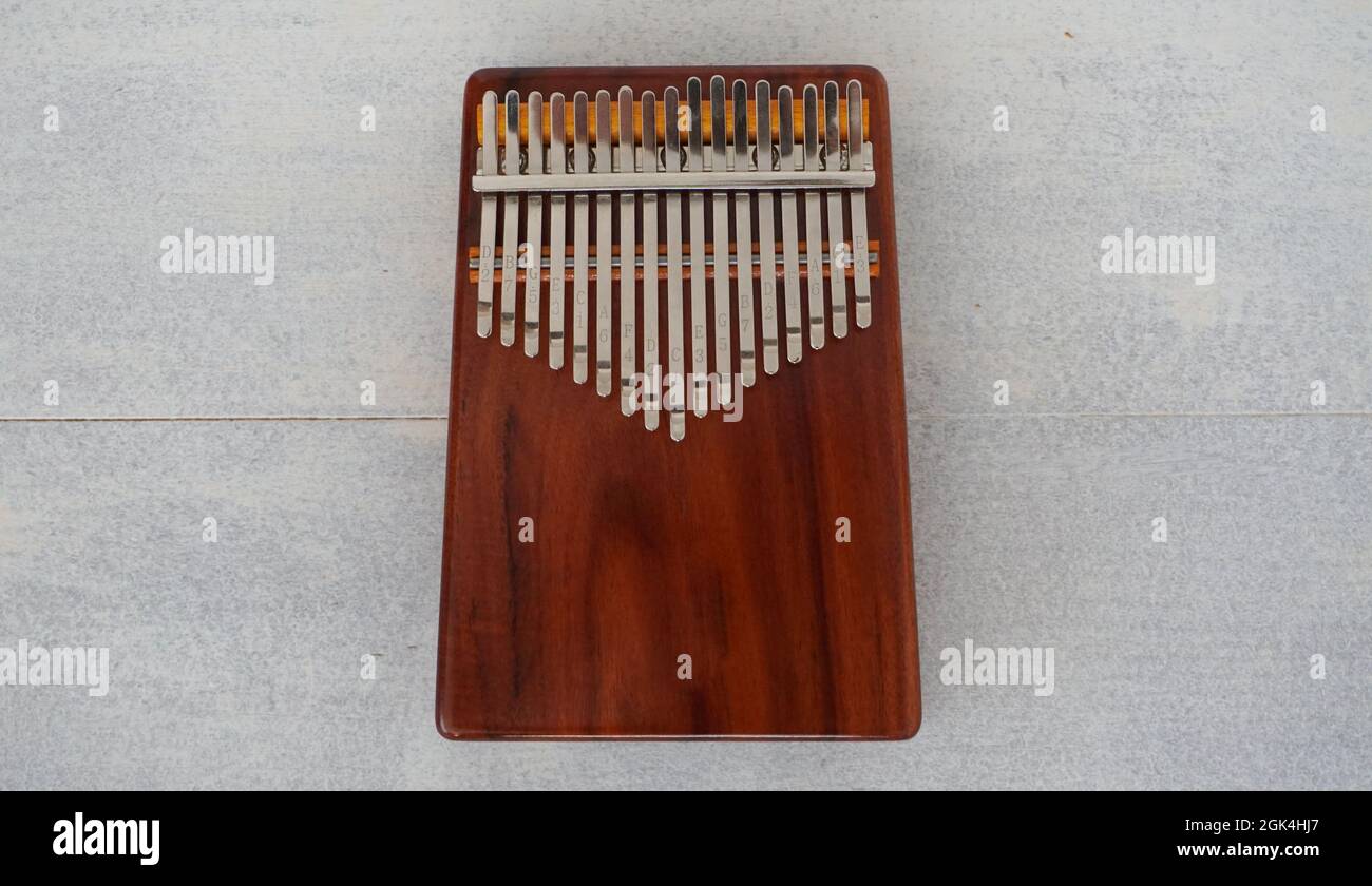 Kalimba Instrument Africain, 17 lames