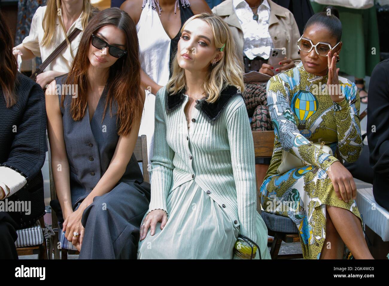 Emily Ratajkowski, Chloe Fineman and Keke Palmer sits in the front row at  the Tory Burch fashion show during Spring/Summer 2022 Collections Fashion  Show at New York Fashion Week in New York,