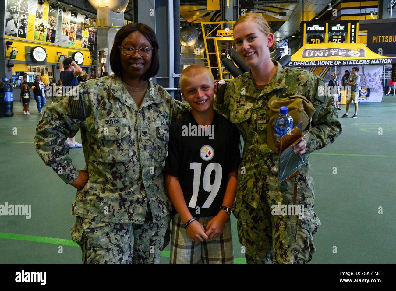 210803NRB1680148 PITTSBURGH, Pa. (August 3, 2021) Aviation Boatswain