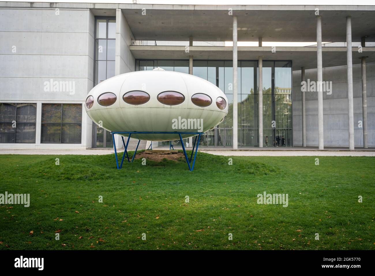 Futuro House (designed by Matti Suuronen in 1968)  in front of Pinakothek der Moderne - Munich, Bavaria, Germany Stock Photo