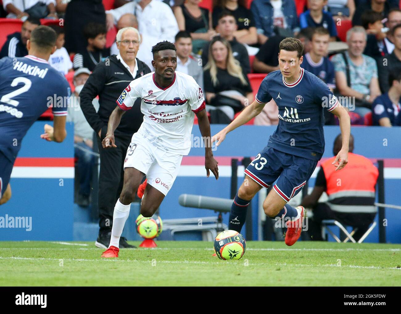 Salis Abdul Samed of Clermont, Julian Draxler of PSG during the French  championship Ligue 1 football match between Paris Saint-Germain (PSG) and  Clermont Foot 63 on September 11, 2021 at Parc des