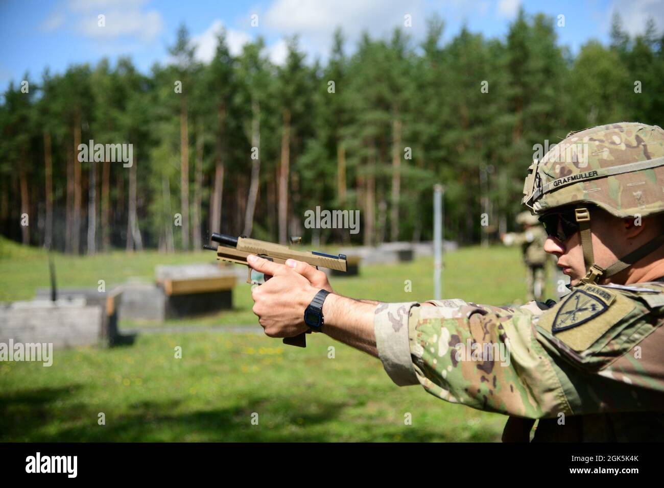 M17 pistol hi-res stock photography and images - Page 4 - Alamy