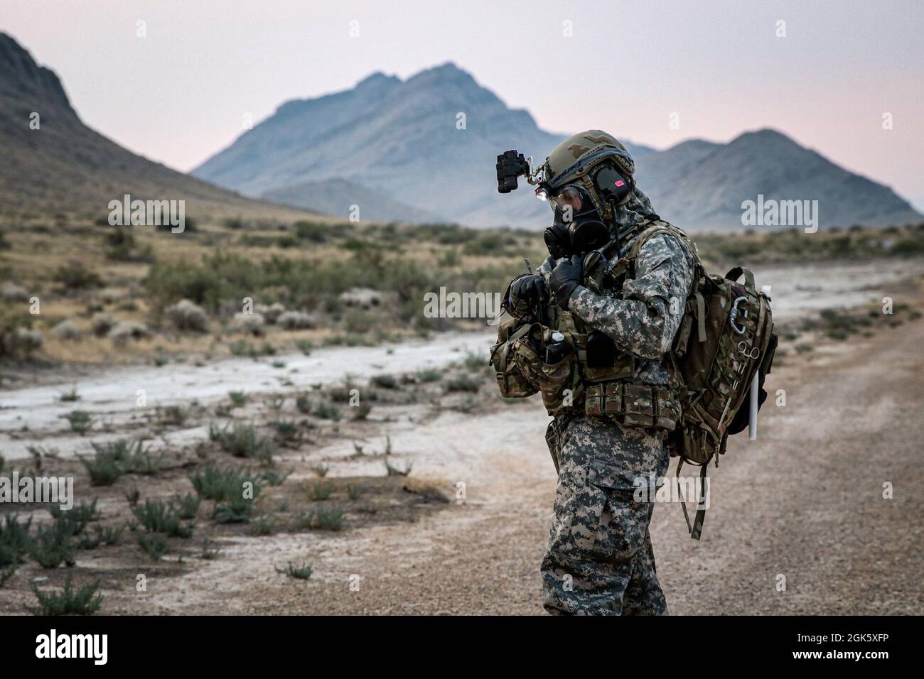 A Soldier from the 56th Chemical Reconnaissance Detachment (CRD), 4th Battlion, 5th Special Forces Group (Airborne), conducts sensitive site exploitation training during their 1st Special Forces Command validation exercise in Dugway, Utah, from Aug. 2, 2021 to Aug. 13, 2021. The exercise evaluates each CRD's technical and tactical skillsets in order to deploy in a combat environment. Stock Photo