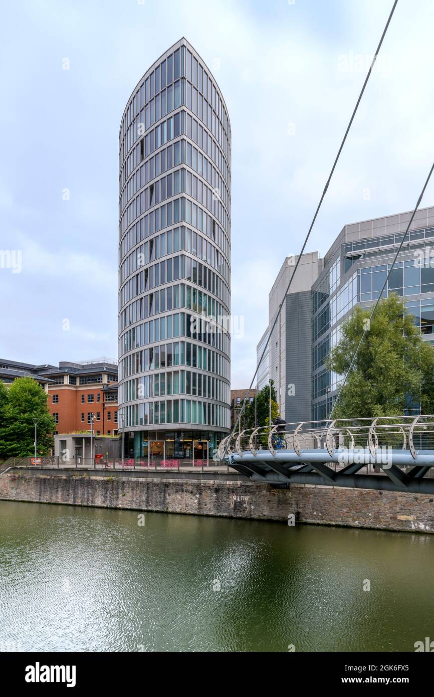 Bristol curvy bridge hires stock photography and images Alamy