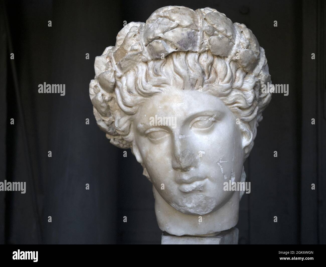Apollo god old roman marble statue detail Stock Photo - Alamy
