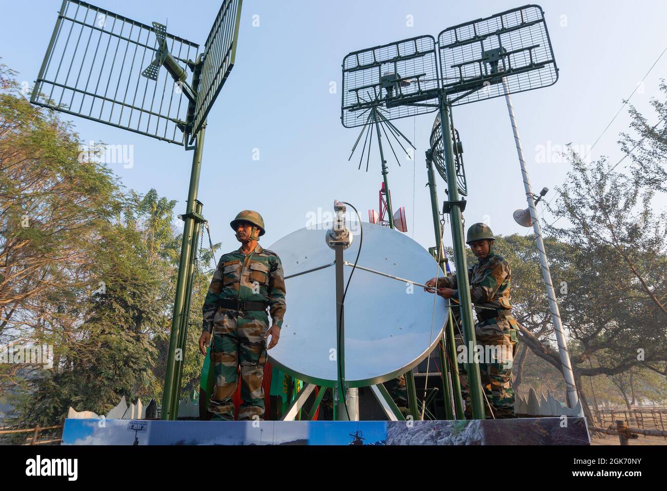 Indian army radar hires stock photography and images Alamy