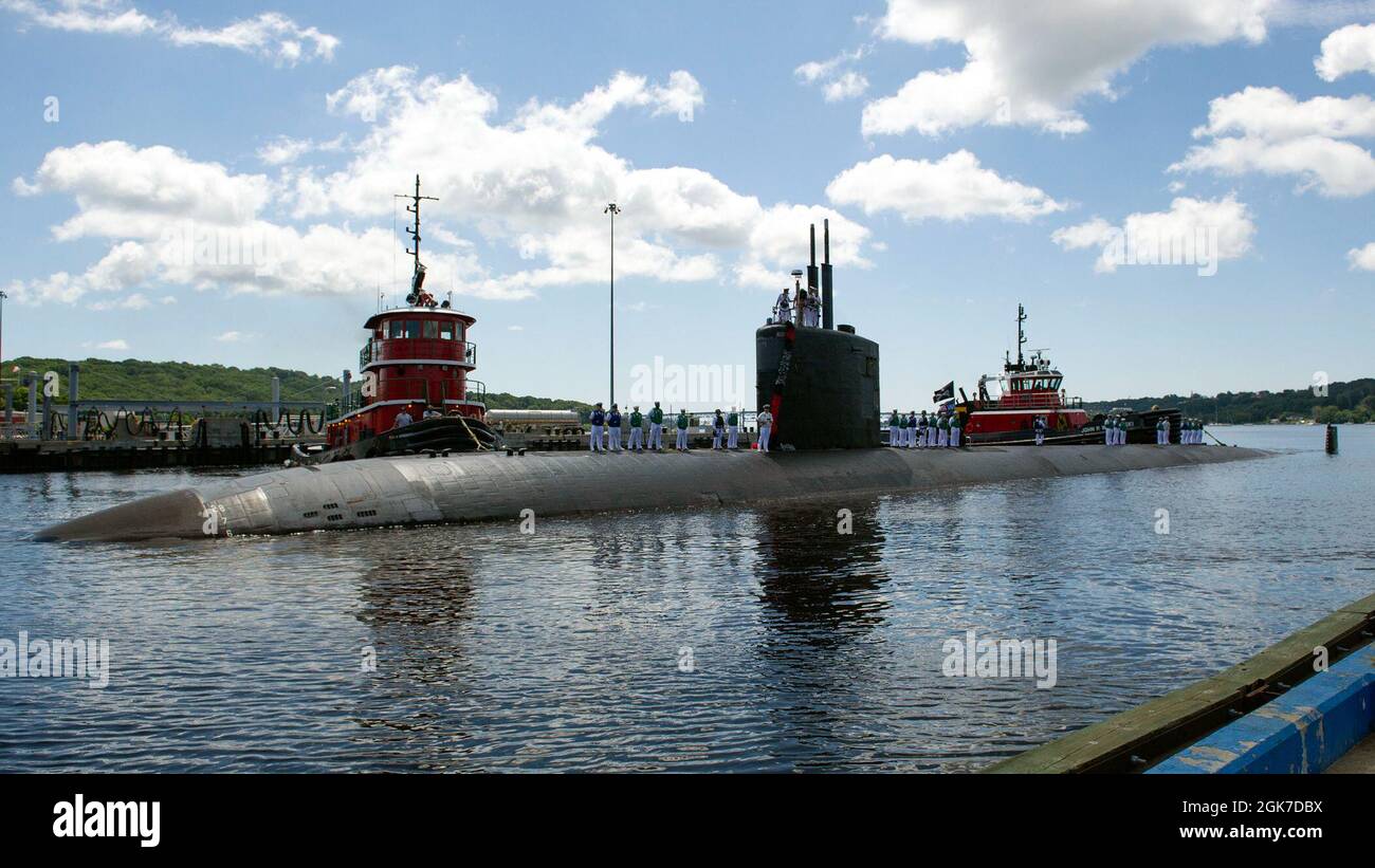 210824-N-ME396-1115 GROTON, Conn. (August 26, 2021) Sailors stand ...