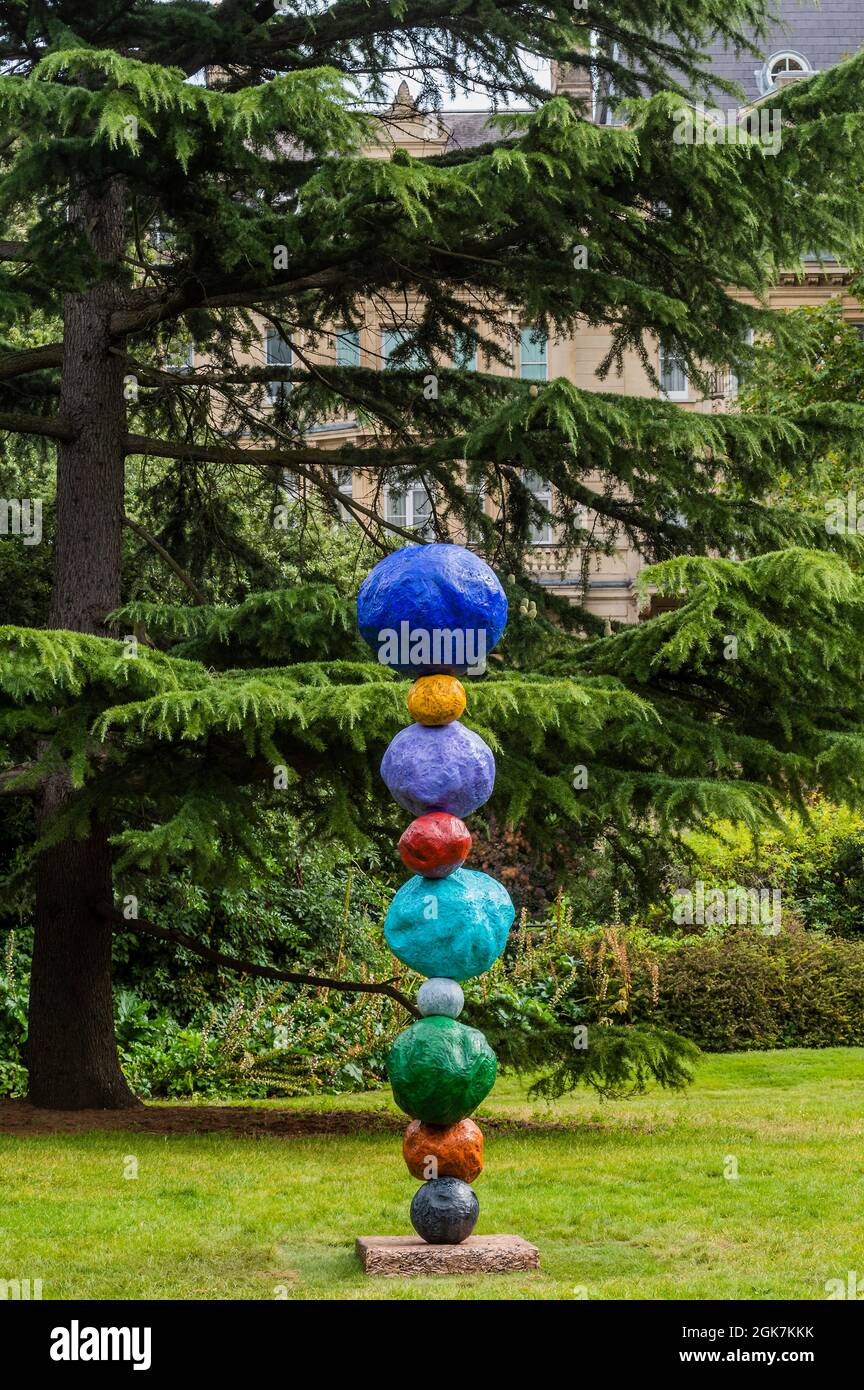 London, UK. 13th Sep, 2021. Annie Morris, Stack 9, Ultramarine Blue