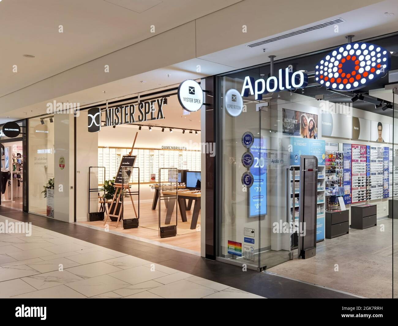 Apollo store hi-res stock photography and images - Alamy