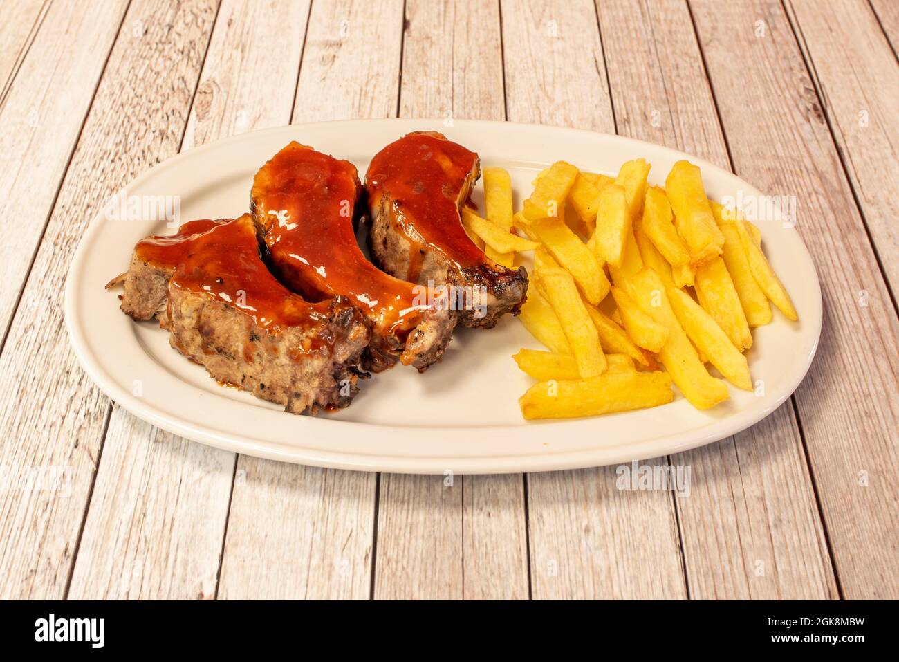 bbq-ribs-and-chips-hi-res-stock-photography-and-images-alamy
