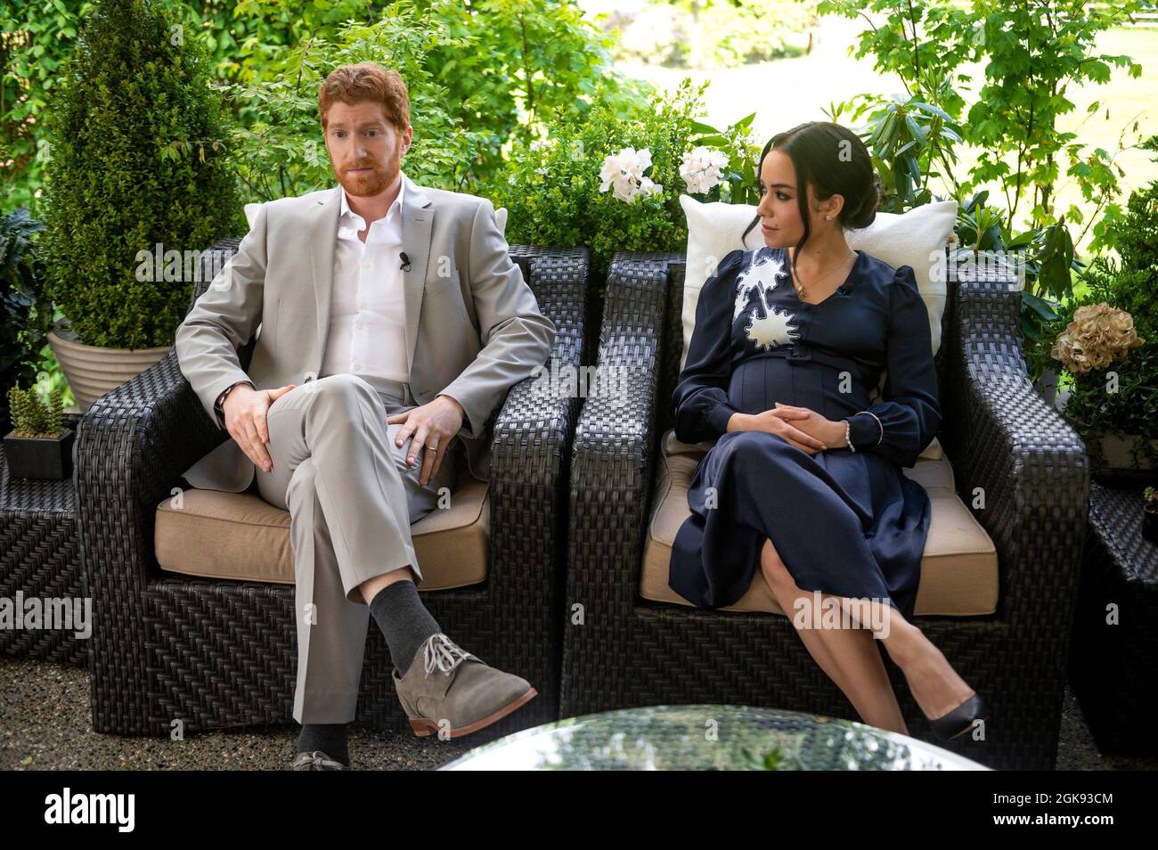 HARRY & MEGHAN ESCAPING THE PALACE, (aka HARRY AND MEGHAN ESCAPING