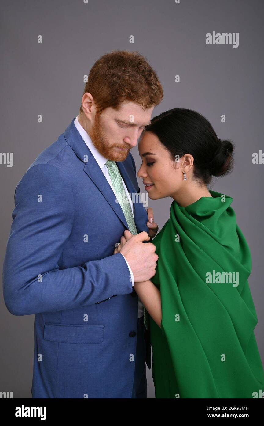 HARRY & MEGHAN ESCAPING THE PALACE, (aka HARRY AND MEGHAN ESCAPING(00)