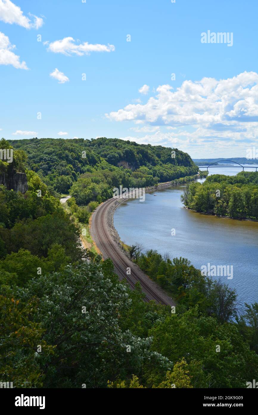 View of railroad tracks along the Mississippi River at the Lookout Point overlook at Mississippi Palisades State Park outside of Savanna Illinois. Stock Photo