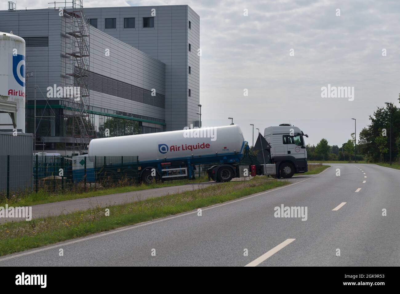 Germany , Rodleben , 07.09.2021 , A tanker from the Hoyer company delivers Air Liquide to Stock Photo