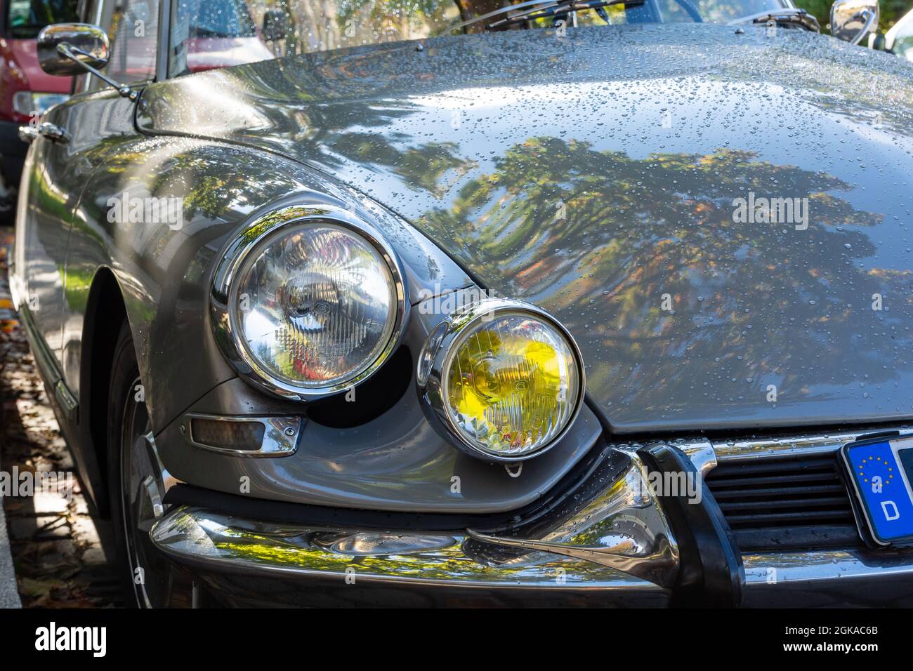 Partial section of a nostalgic Citroen DS from the front right Stock Photo