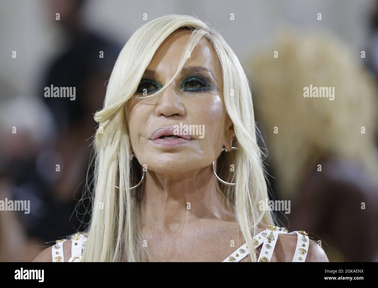 donatella versace 2021