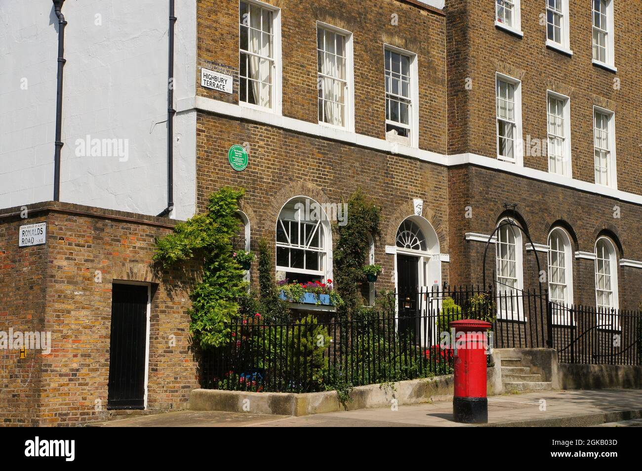 1 Highbury Terrace with plaque to Sir Francis Ronalds on corner of Ronalds Road in Highbury, Islington. Fly fisherman Alfred Ronalds was born there. Stock Photo