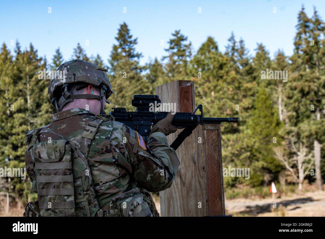A member of the 81st SBCT takes on the new Army rifle qualification at ...