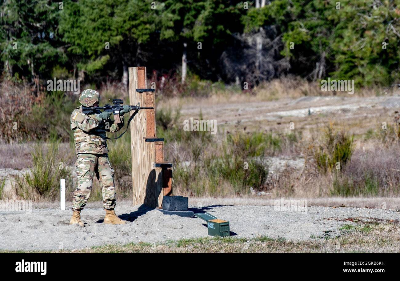 A member of the 81st SBCT takes on the new Army rifle qualification at ...