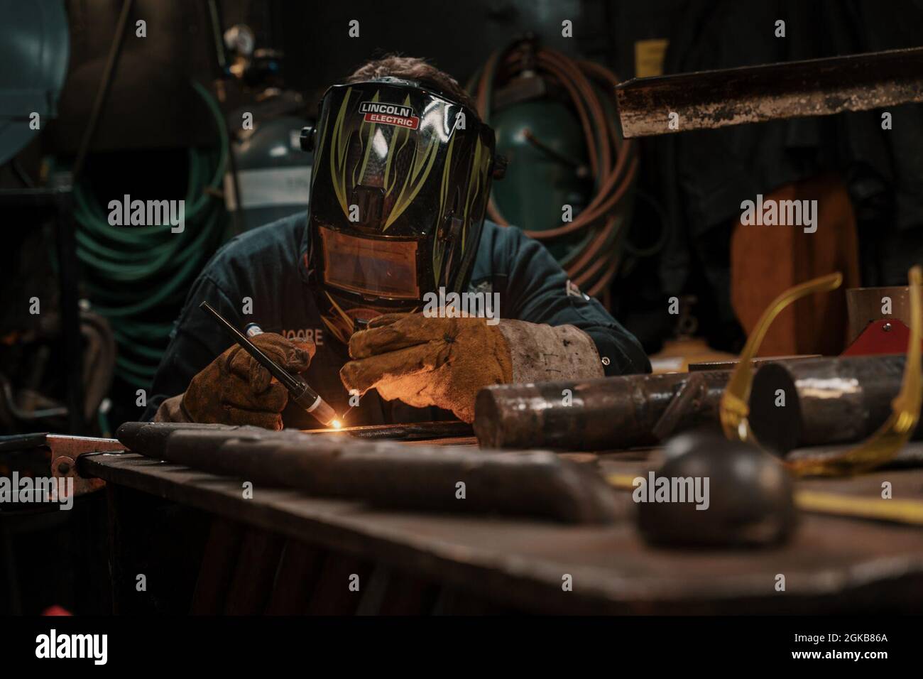 PACIFIC OCEAN (March 2, 2021) – U.S. Navy Hull Technician 2nd Class ...