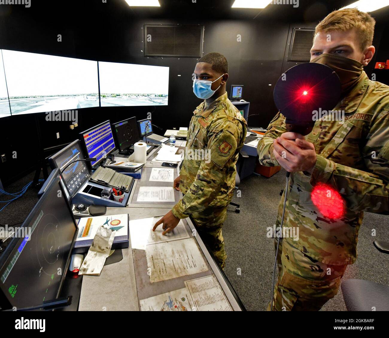 Simulators Division opens new Sims Holodeck > Wright-Patterson AFB >  Article Display