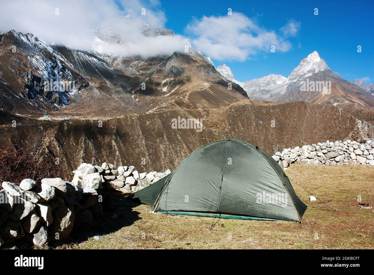 Tent in Himalayan mountains trek to Everest base camp Nepal Stock