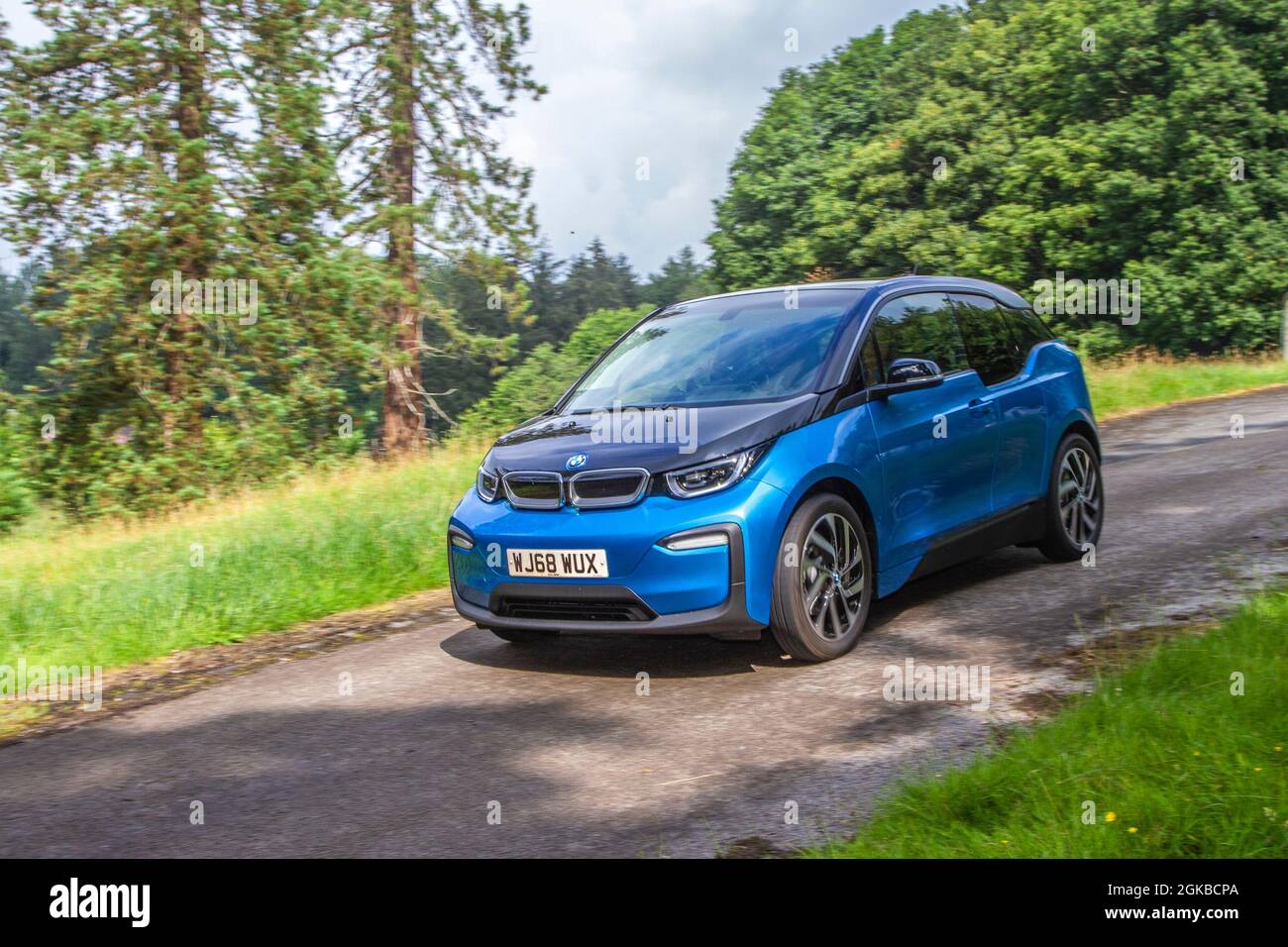 2018 blue BMW i3 1 speed automatic 600cc hybrid electric en-route KLMC ...