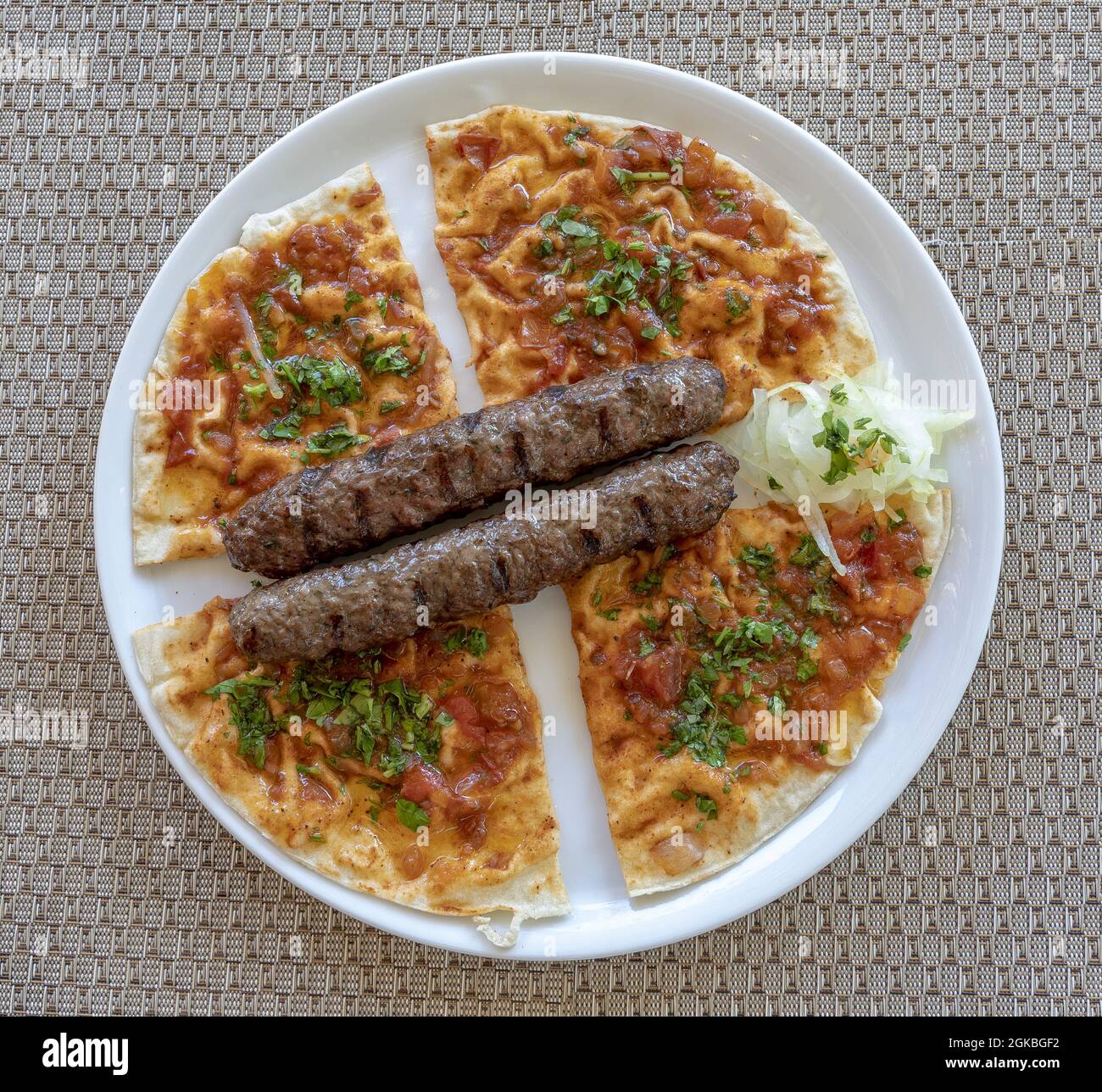 Iranian pizza hi-res stock photography and images - Alamy