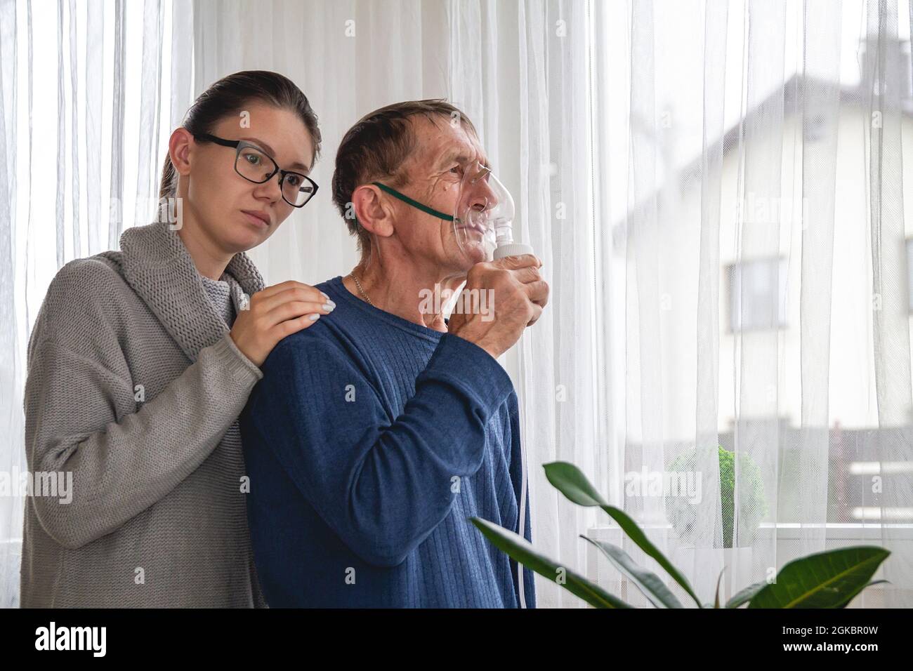 Elderly woman oxygen mask in hi-res stock photography and images - Alamy