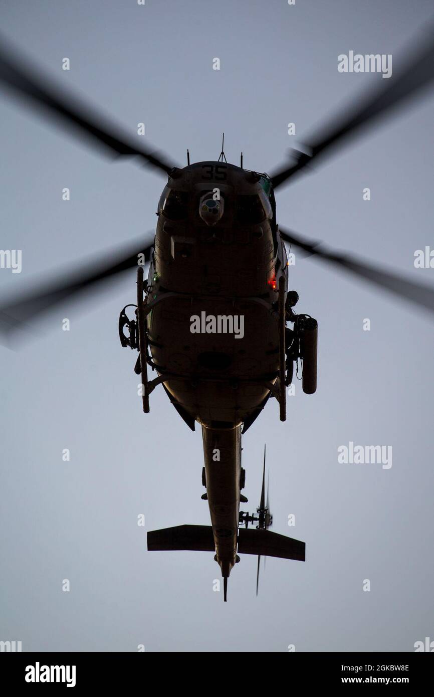 A U.S. Marine Corps UH-1Y Venom assigned to Marine Medium Tiltrotor ...