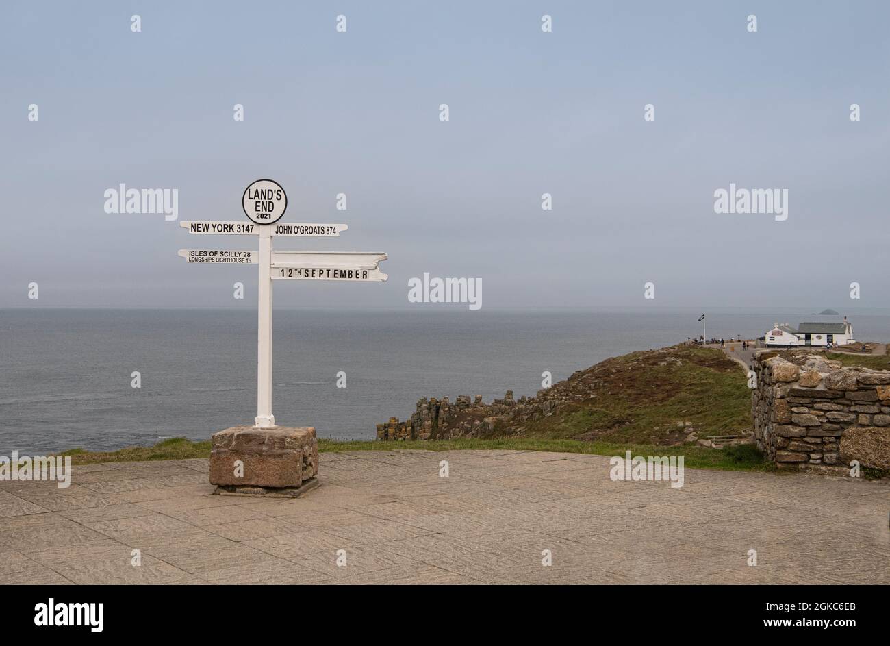 Lands End Cornwall,The Iconic Signpost,Land’s End Signpost,After 66 years, Land’s End have not renewed their contract with Courtwoods of Penzance for Stock Photo