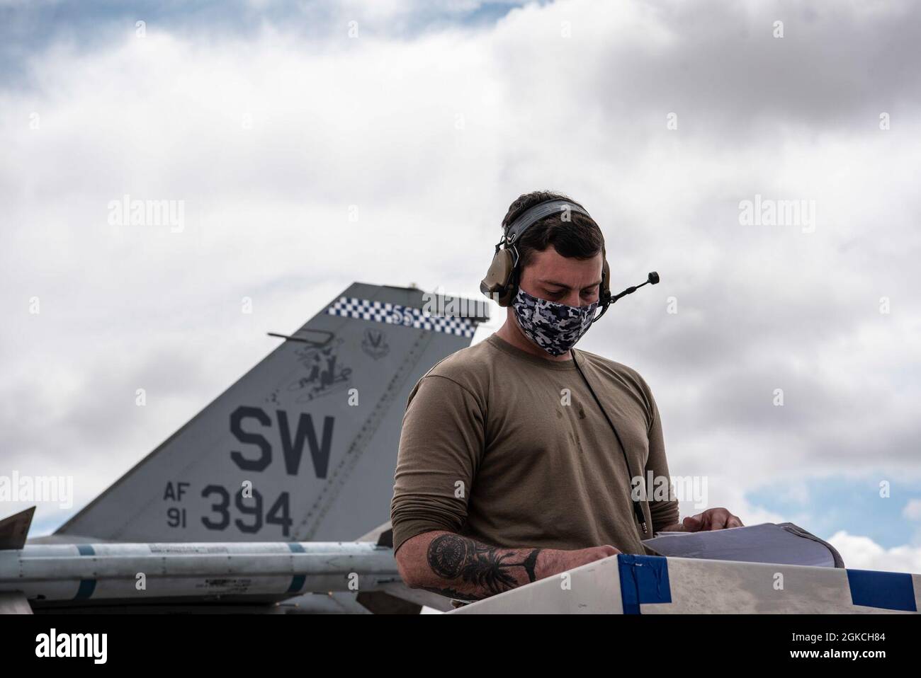 A maintainer assigned to the 20th Fighter Wing participates in exercise ...