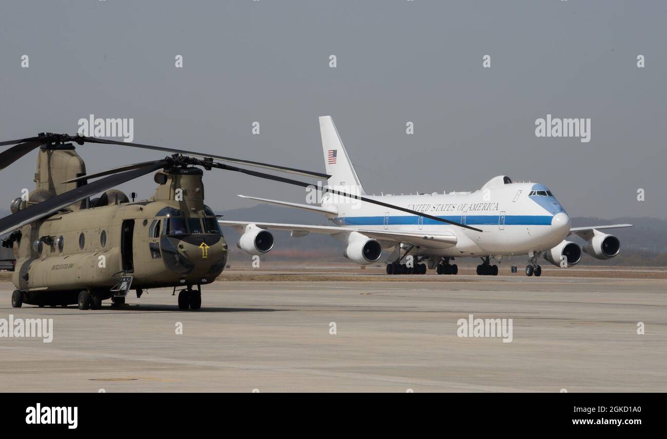 Boeing e4 hi-res stock photography and images - Alamy
