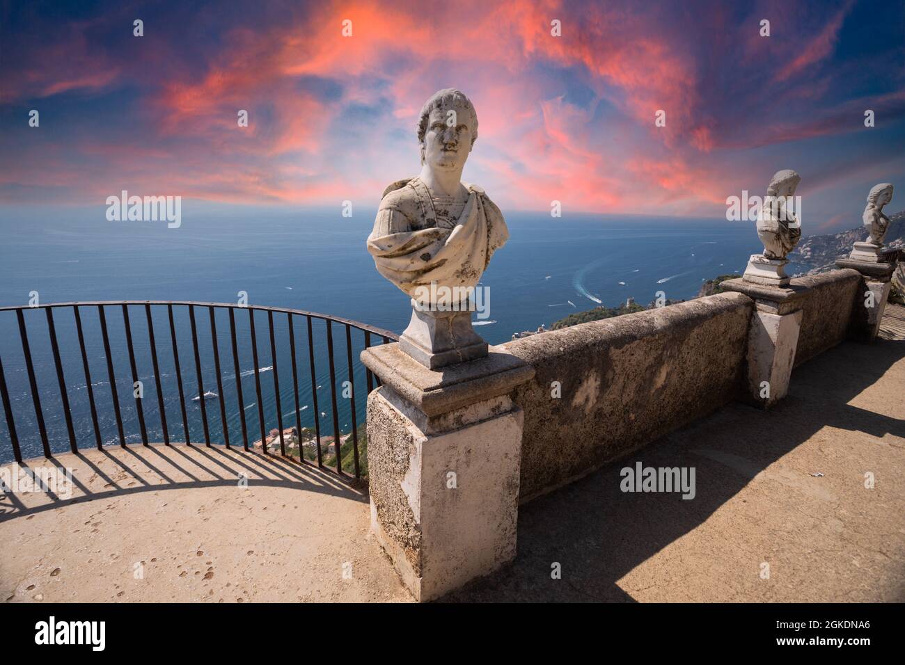 Infinity terrace in villa cimbrone, ravello, amalfi coast Stock Photo