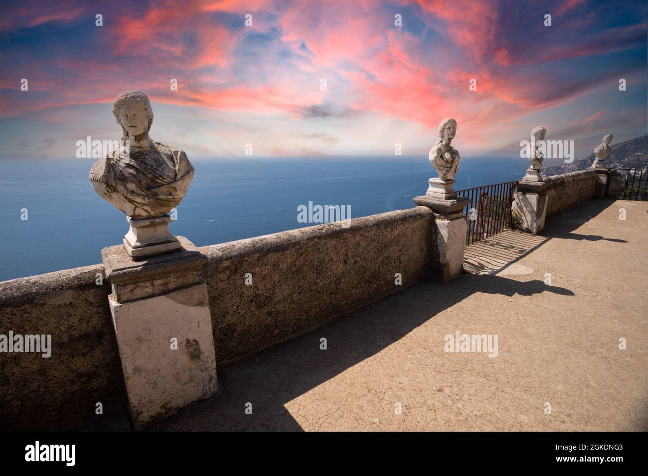 Infinity terrace in villa cimbrone, ravello, amalfi coast Stock Photo