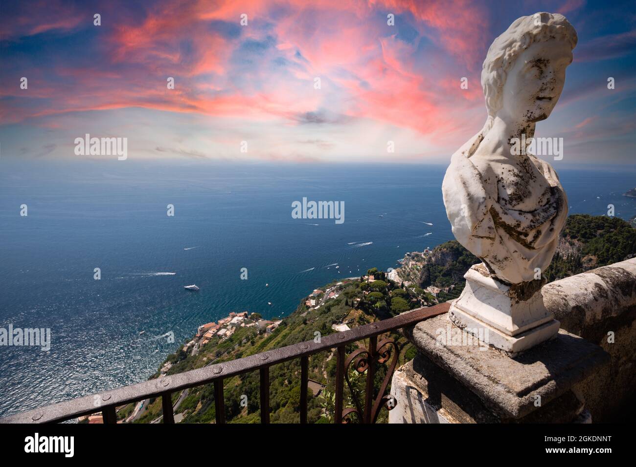 Infinity terrace in villa cimbrone, ravello, amalfi coast Stock Photo