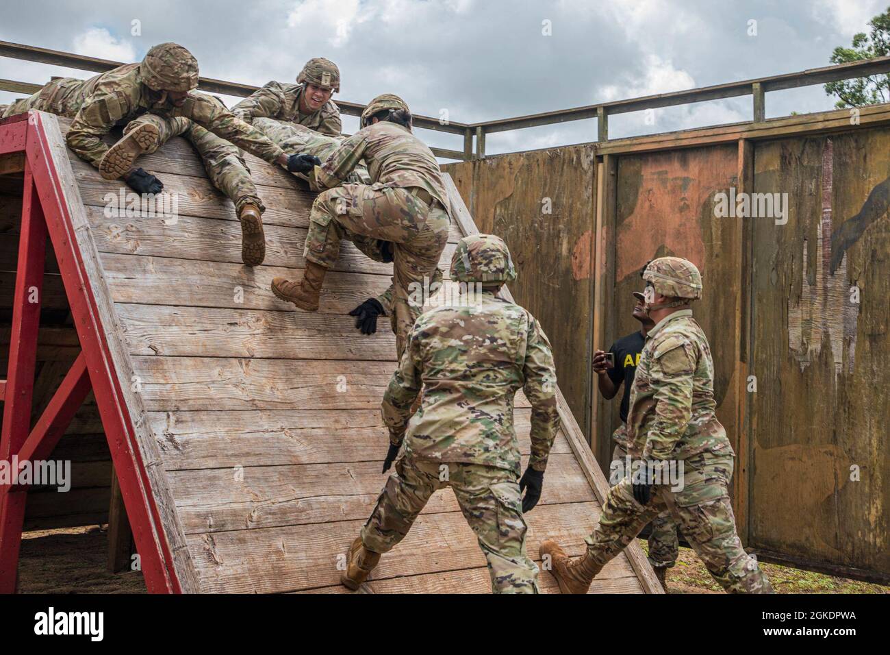 Soldiers from the 25th Combat Aviation Brigade, 25th Infantry Division